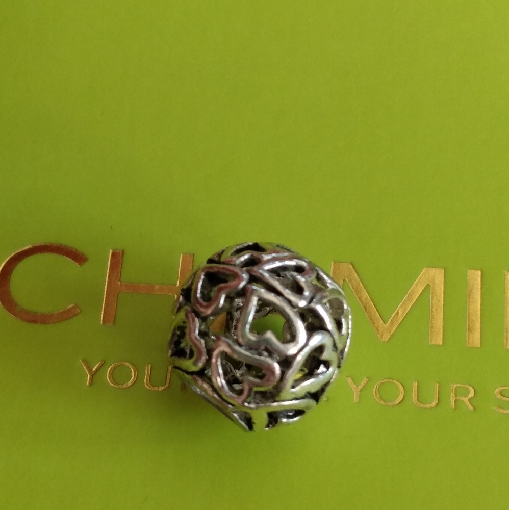 Chamilia lots of love charm
